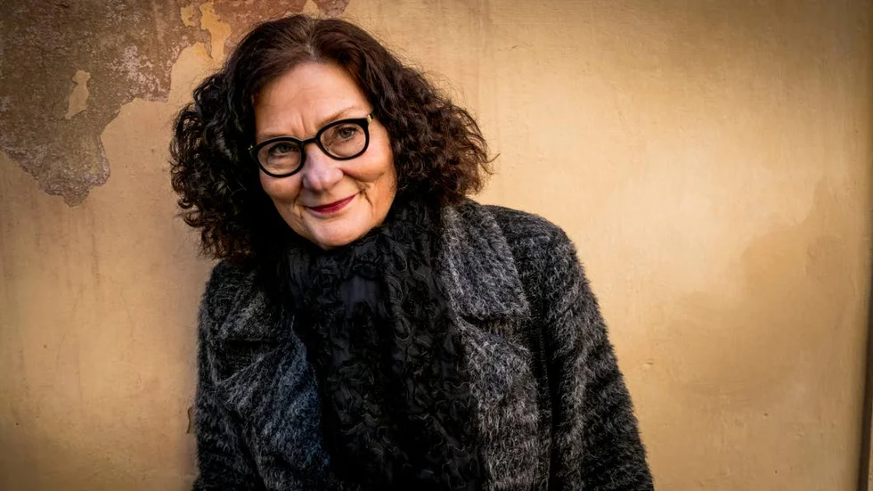 Ebba Witt-Brattström är författare och professor i nordisk litteratur.  Hon är även feministisk debattör med ett förflutet i 1970-talets kvinnorörelse. I "Historiens metoo-vrål" kopplar hon ihop litteraturhistorien med metoo-uppropet hösten 2017.