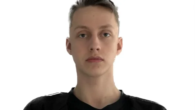 Chris Hauger har skrivit på ett 2+2-kontrakt med Onyx. – Det kändes klart efter första träningen. Jag blev väldigt bra mottagen av laget och nivån var bra fast de åkt ut. Det märktes att de vill tillbaka. Och det är en resa jag vill vara med på, säger Chris. När Chris Hauger var uttagen till U19-landslaget var Norge det enda land som inte deltog i VM. Sedan har han varit uttagen till en samling med seniorlandslaget.