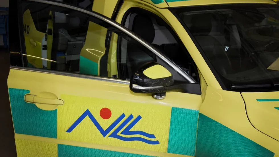 Fallolycka. Mannen hämtades med ambulans.