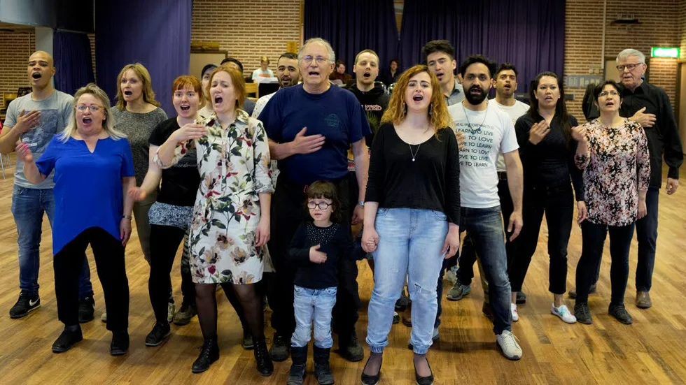Snart premiär. Den 6 juni är det premiär på den nyskrivna musikteatern "Jag är en sång mellan dina läppar" på Folkets hus i Haparanda.