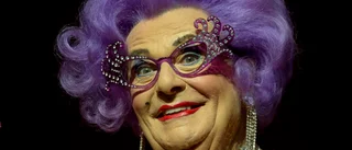 "Dame Edna" död – "Den stora förebilden"