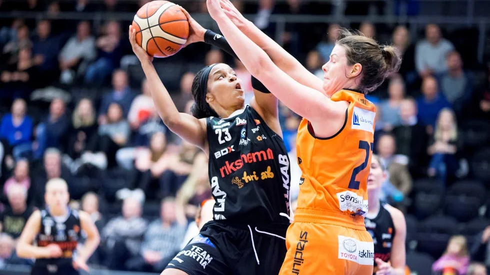 Adrianne Motley och Luleå Basket börjar nu jakten på klubbens femte raka SM-guld.