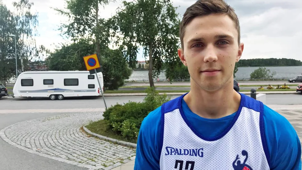 19-årige Ville Larsson är klar för BC Luleå.
