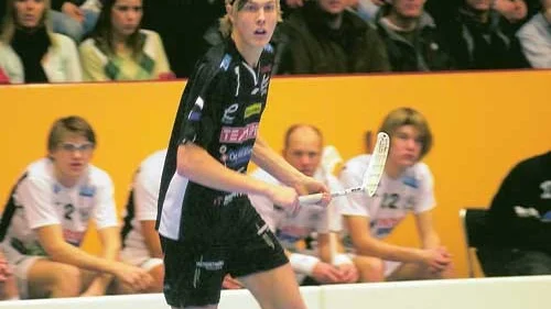 Kim Nilsson har en viktig roll som poängkung i Färjestaden när laget gästar Vimmerby i fredagens seriefinal. Kim spelar också för att ta en plats i det svenska landslaget i World Challange. Foto: Magnus Strömsten