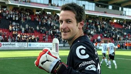 För ett drygt år sedan gjorde ÖSK:s målvakt Richard Richardsson kvitteringsmålet till 1-1 i slutet av den allsvenska fotbollsmatchen mellan Örebro SK och Malmö FF.