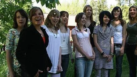 I samband med Musikveckan i Östhammar ska Caroline Lundqvist, Johanna Engström, Maria Hartman, Sigrid Engström, Clara Helgesson, Victoria Lindblom, Evelina Evald, Karin Amador och Anna Hellgren backa upp sångerskan Laleh.