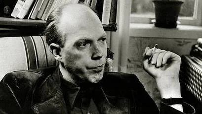 Ögonvittnen om Gunnar Ekelöf ges en rad minnesbilder av den stora skalden. En syrlig, innerst kärnfrisk människa, konstaterar till exempel förläggaren Georg Svensson.