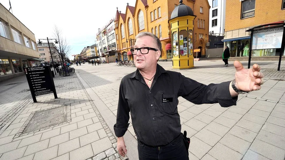 Bernt Jansson, driver butiken Enströms Blommor i Luleå och är ordförande i Köpmannaföreningen.