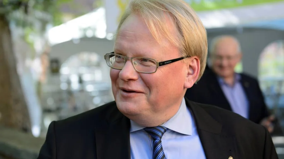 Försvarsminister Peter Hultqvist (S): Argumenten mot Nato håller på att bytas ut.