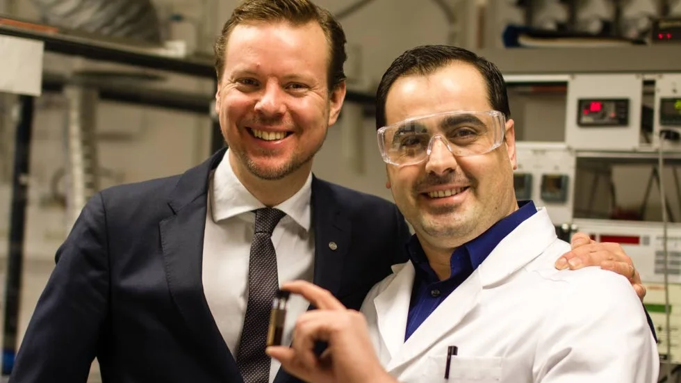 Företagsgrundare. Entreprenör Björn Lindh och materialforskaren Mamoun Taher. Den sistnämnde säger att han valde att flytta till Uppsala för att innovationsklimatet är så bra just här.