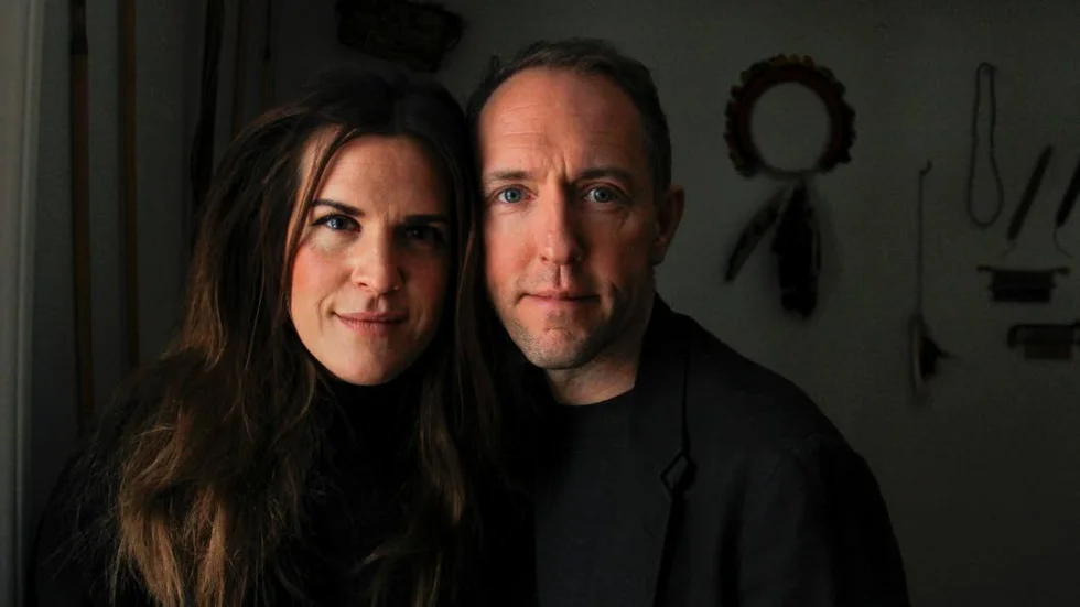 Iris och Mattias Alexandrov Klum är aktuella med föreställningarna "Sagor från verkligheten".