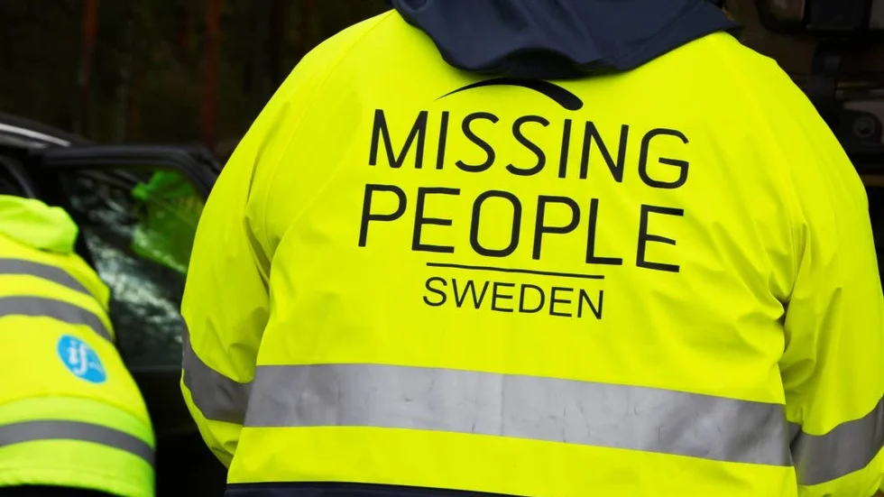 ”Snön har sjunkit undan lite, så vi hoppas att man kanske kan se någon bilantenn”, säger Martin Persson på Missing people.