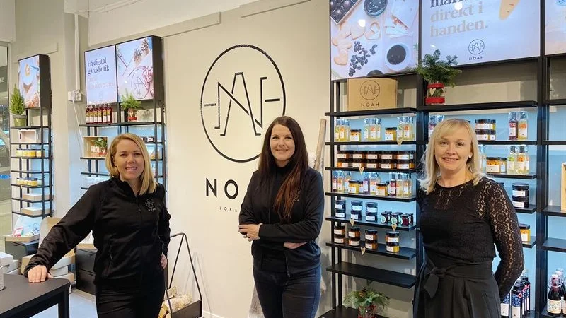 Malin Winsa, vd för Noah, Linda Viljeros, grundare av Noah, samt Marie Mitchell, centrumledare för Diös i Luleå. 