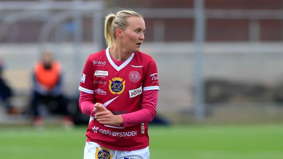Mittback. Linné Eriksson var nöjd med försvarsspelet men ville helst ha tre poäng mot Holmalund.