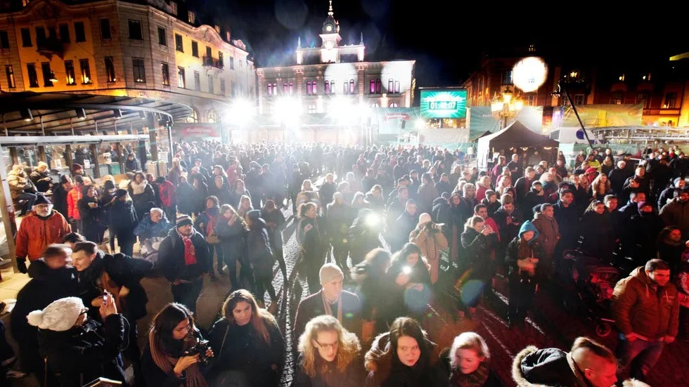 Rekord. När Musikhjälpens glasbur intog Stora torget i Uppsala slogs alla tidigare insamlingsrekord.