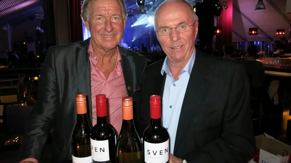 På plats i Uppsala. Sven-Göran Eriksson (t h) lanserade sitt eget vinmärke på vännen Lasse Svenssons krog.
