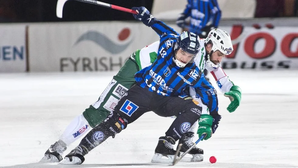 Tobias Andersson i en match mot mästarlaget Västerås.