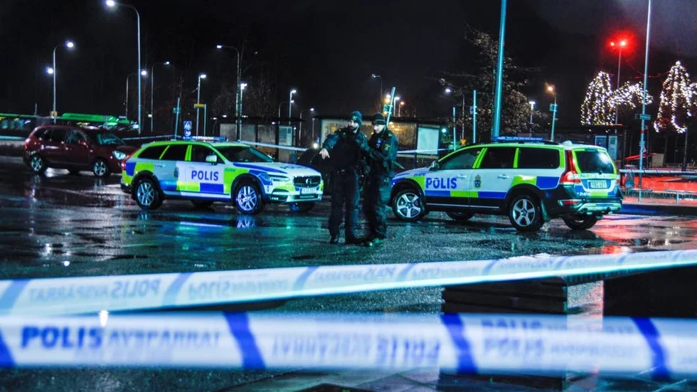 En person sitter anhållen efter fredagens skjutning i Gottsunda.
