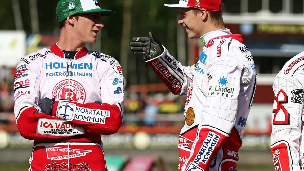 Jacob Thorssell (till höger) klev fram och visade fin form mot Västervik.