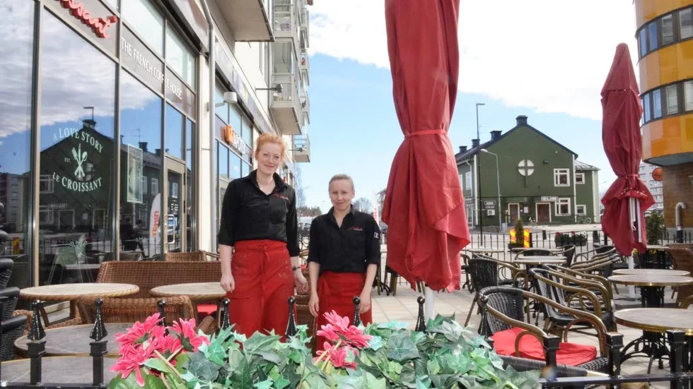 Redo. På Le Criossant är uteserveringen redan på plats.