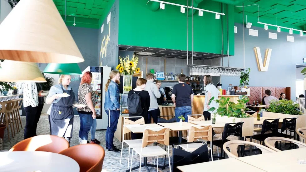 Varvet deli & dine. Så ser den ut, Luleås nya, hippa restaurang som ligger just på Varvet.