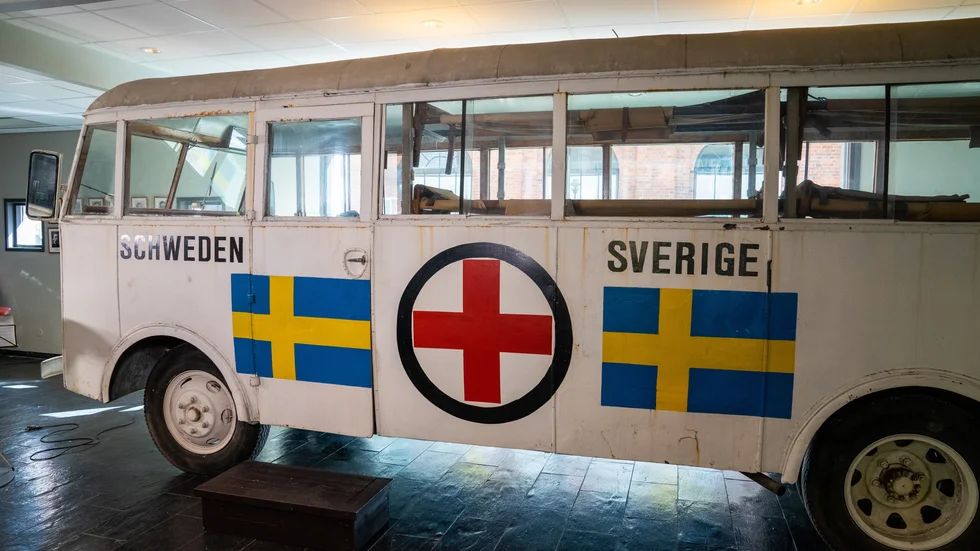 Folke Bernadotte gjorde sig känd 1945 med aktionen ”De vita bussarna”. Han blev FN:s medlare i konflikten Israel – Palestina. Han utarbetade ett förslag till fred, som båda parter förkastade, skriver Åke Lagerbäck.