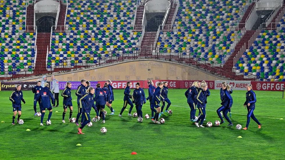 Fotbollslandslaget tränade i Tbilisi på onsdagskvällen. På torsdagen väntar Georgien i Gori i VM-kvalet.