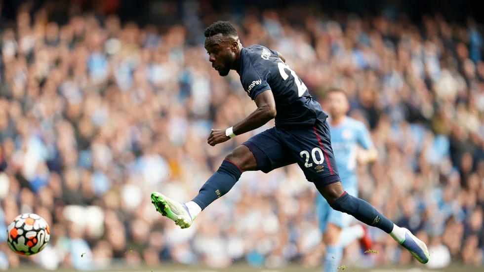 Burnleys Maxwel Cornet avgjorde sent hemma mot Everton. Arkivbild.