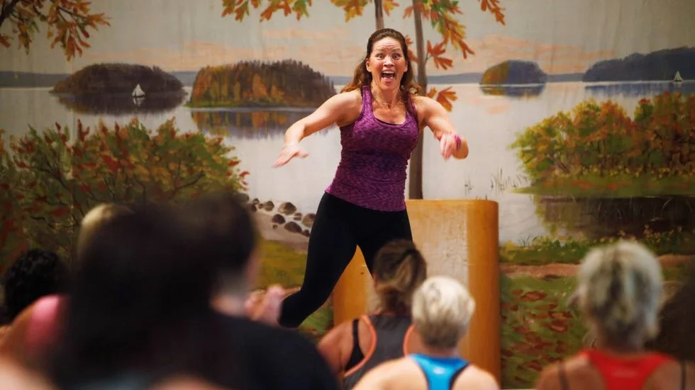 Dags igen. Zumba mot barncancer i Litslena bygdegård.