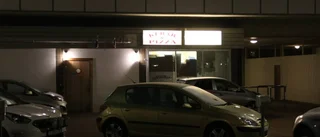 ”Han skrek att jag skulle lämna över kassan”