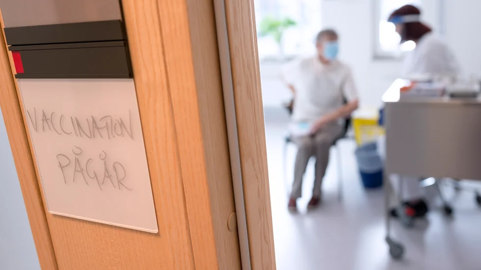 Region Uppsala har lagt stor vikt vid att hitta lokaler som fungerar för att vaccinera många personer i, och som är så tillgängliga som bara är möjligt, skriver Eva Jansson. (Bilden är tagen på en annan ort).