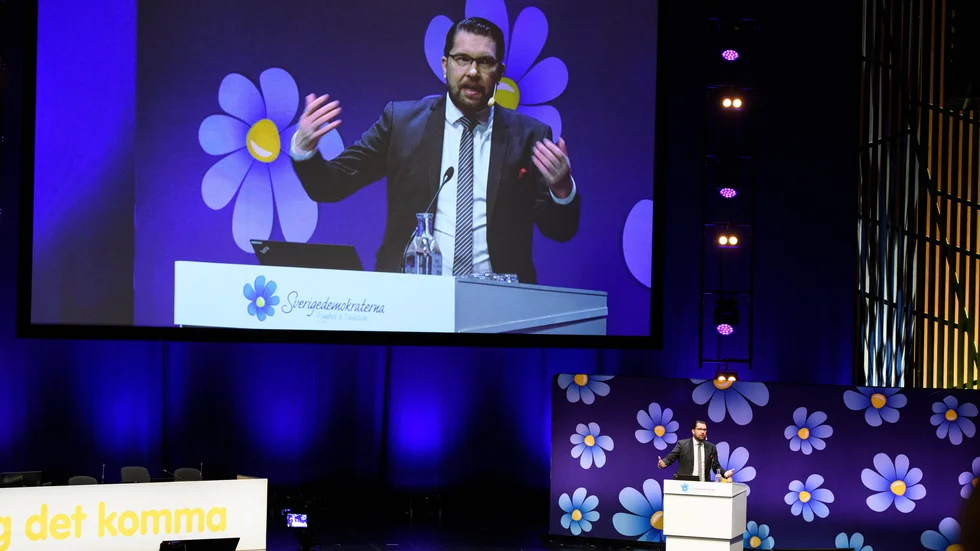 SD ämnar granska sitt partis historia.
