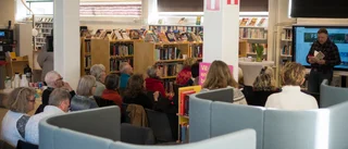 Nyöppnade Vingåkers bibliotek bjöd på tårta och föreläsning: "De har inte glömt oss, tack och lov"