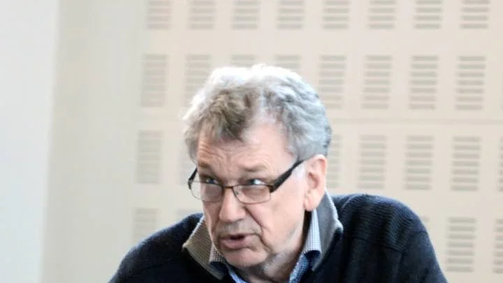 Bo Kronborg (BA) berättar att man ska ta fram en handlingsplan för att lösa krisen.