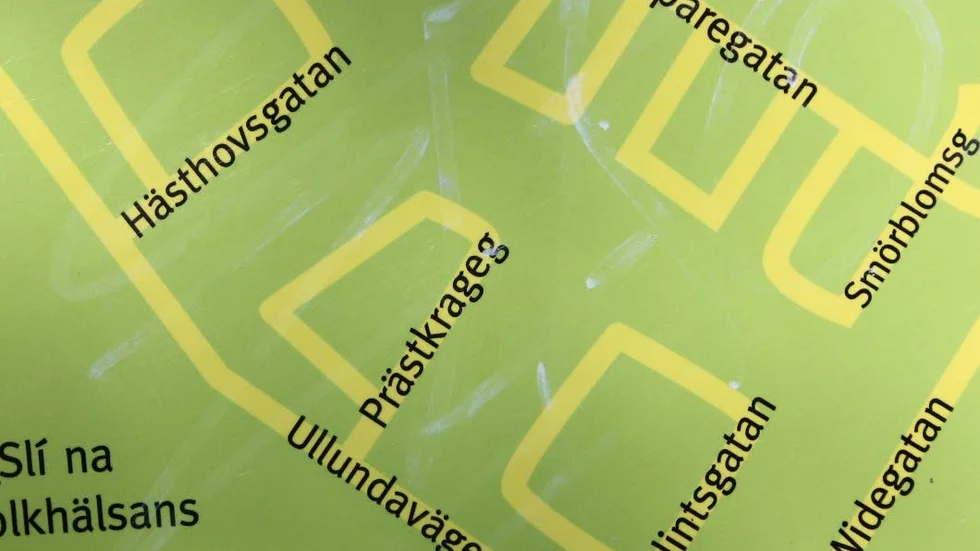 Munksundet där ändrade fasader fått först miljö- och byggnadsnämnden och sedan husägare att reagera.
