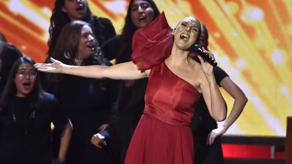 Sanna Nielsen åker på turné i höst. Här syns hon på scen på Idrottsgalan i januari.