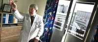 Äldre får inte plats på boenden - tvingas kvar på sjukhus