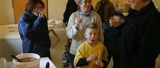 Öppet hus vid äppelmusteri i Valö