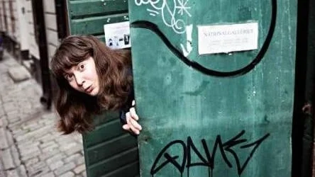 Emma Rendel har tidigare gjort ut böcker som Allt Är Allrajt och Pentti and Deathgirl.