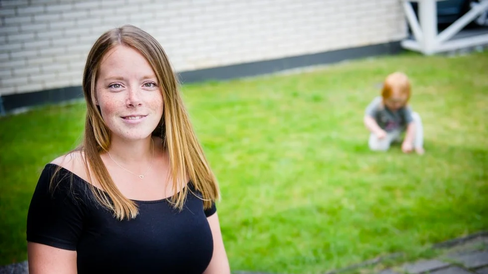 Alexandra Ingvaldsson vaccinerade dottern Aprilia på den privata kliniken i Nyköping, där TBE-vaccin för barn är subventionerat via landstinget. "Vi valde vaccinationskliniken som har avtalet på fästingsprutan, men det var ju bara "tur". Vi hade vaccinerat vårt barn ändå, oavsett pris, säger Alexandra.