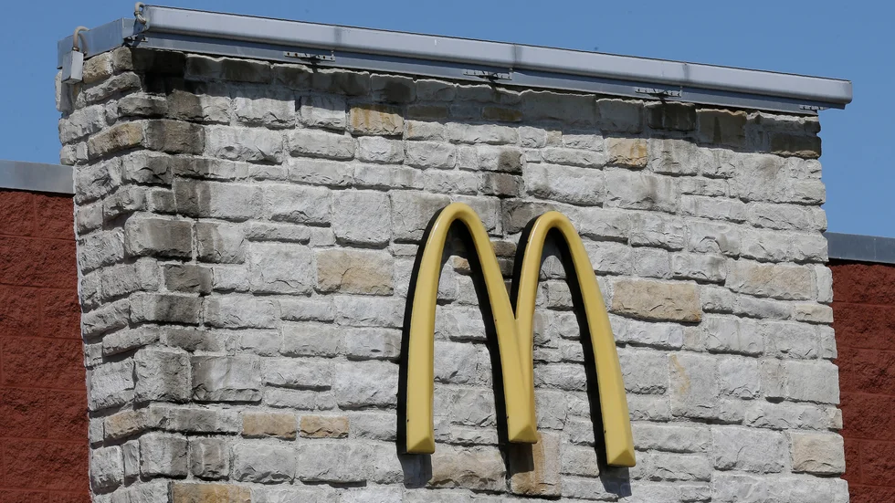 Snabbmatskedjan McDonalds får betala 1,3 miljarder i böter och kvarskatt. Arkivbild.