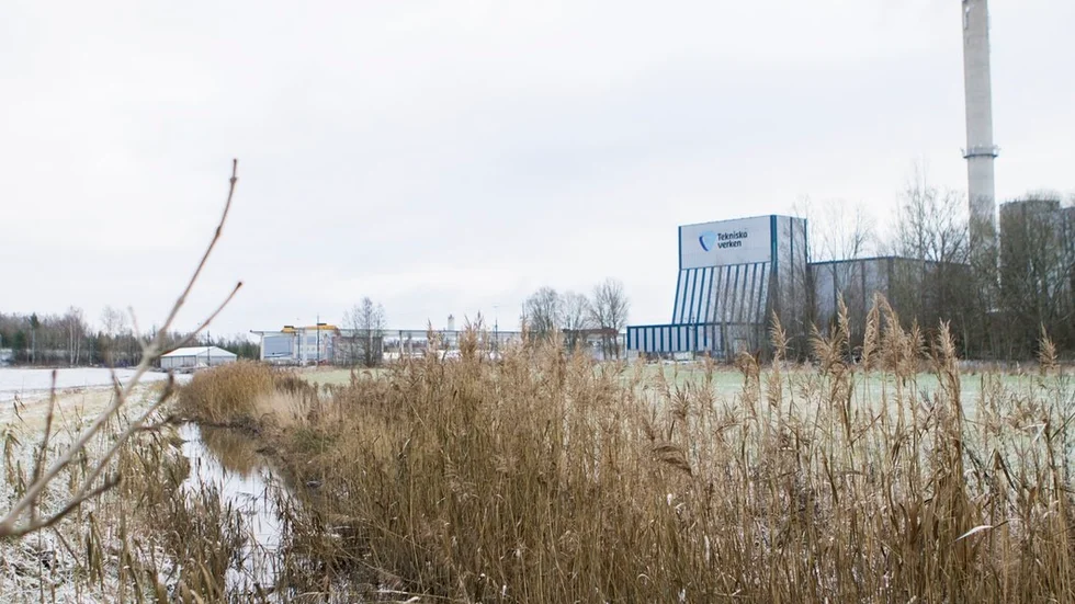 Här där Mejeridiket löper från Finja prefab och Tekniska verkens värmeverk vill kommunen och företagen anlägga en våtmark.