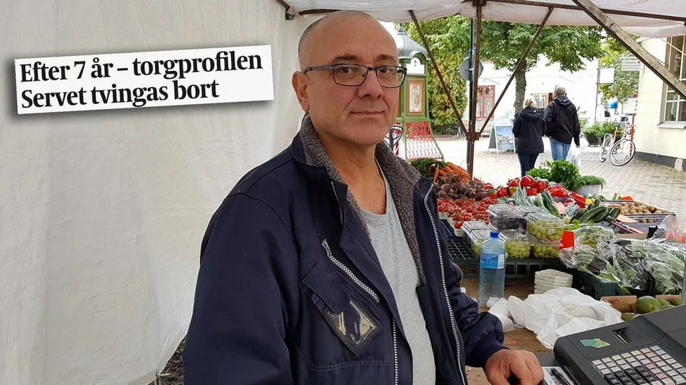 Låt Servet behålla sin torgplats i Trosa. Det skriver signaturen Arg tant i Trosa.