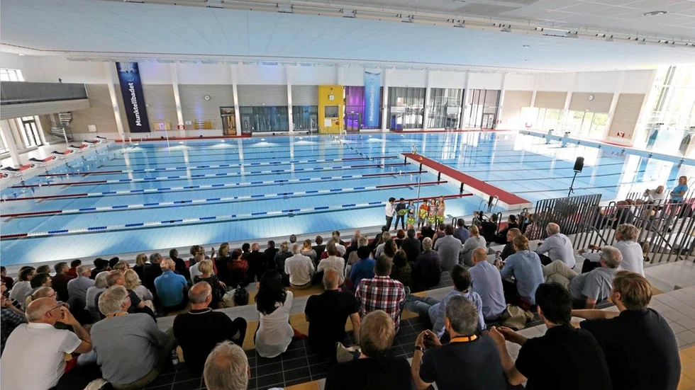 Gunnar Harnesk är mycket nöjd med nya Munktellbadet och svarar på en insändare som publicerades för några dagar sedan. Foto: Mikael Andersson