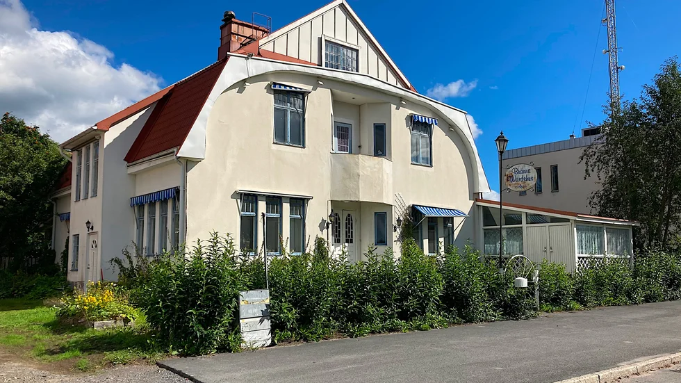 Bränna Värdshus har sålts till Brännastrands fastigheter som ägs av David Larsson och Jonas Lundström. Nu ska huset rustas upp och få ett nytt koncept.