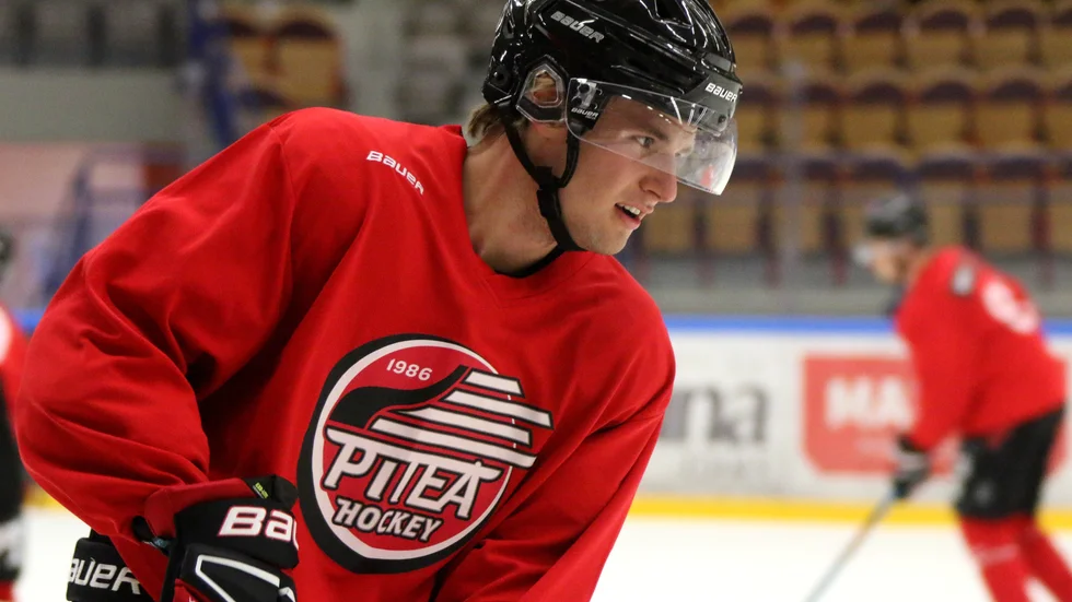 Rasmus Similä saknas i Piteå Hockey. En bruten handled gjorde att han missade lördagens derby och att han blir borta ett litet tag till. (Arkivbild)