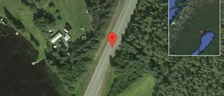Fordon stillastående på E4 - helt stopp i ett körfält
