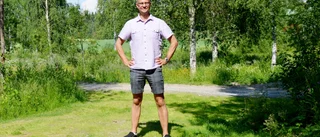 Han är brandmannen som sadlade om, driver egna företag och kör countryfestival – i Skråmträsk: ”Den är unik i Norrland” 