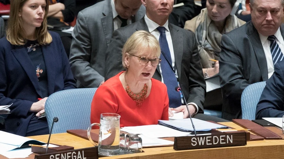 Utrikesministern anser inte att kärnvapen har en avskräckande effekt. Regeringen behöver bestämma sig för om den vill ha en starkare svensk säkerhetspolitik eller mer av Margot Wallström.