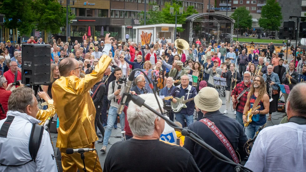 Det var en verklig succé för Walter Kurtsson under lördagskvällen när han tillsammans med ett fullsmockat Fristadstorget i Eskilstuna fick riva av sina gamla klassiker.